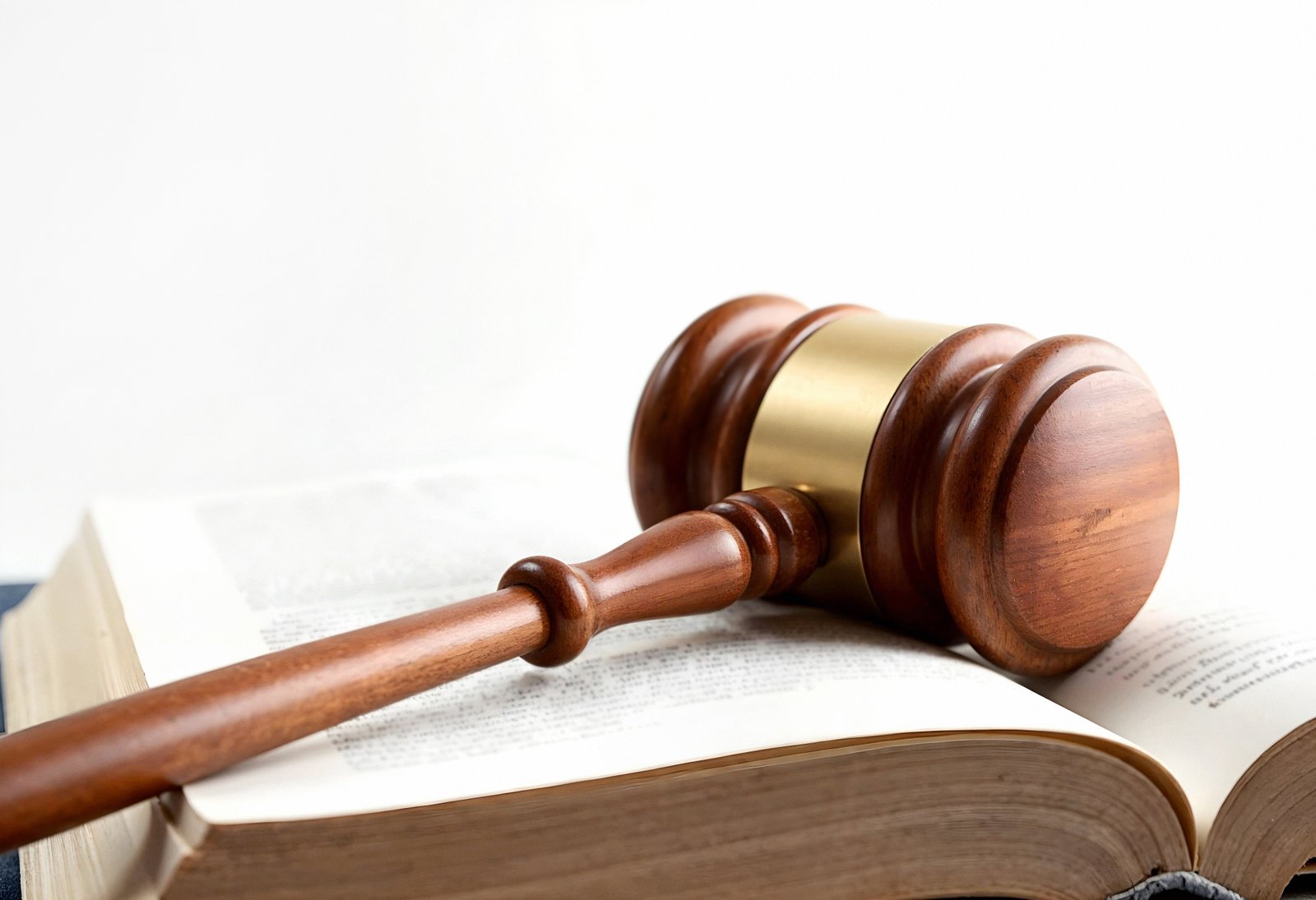 Dano moral martelo. Foto: Freepik